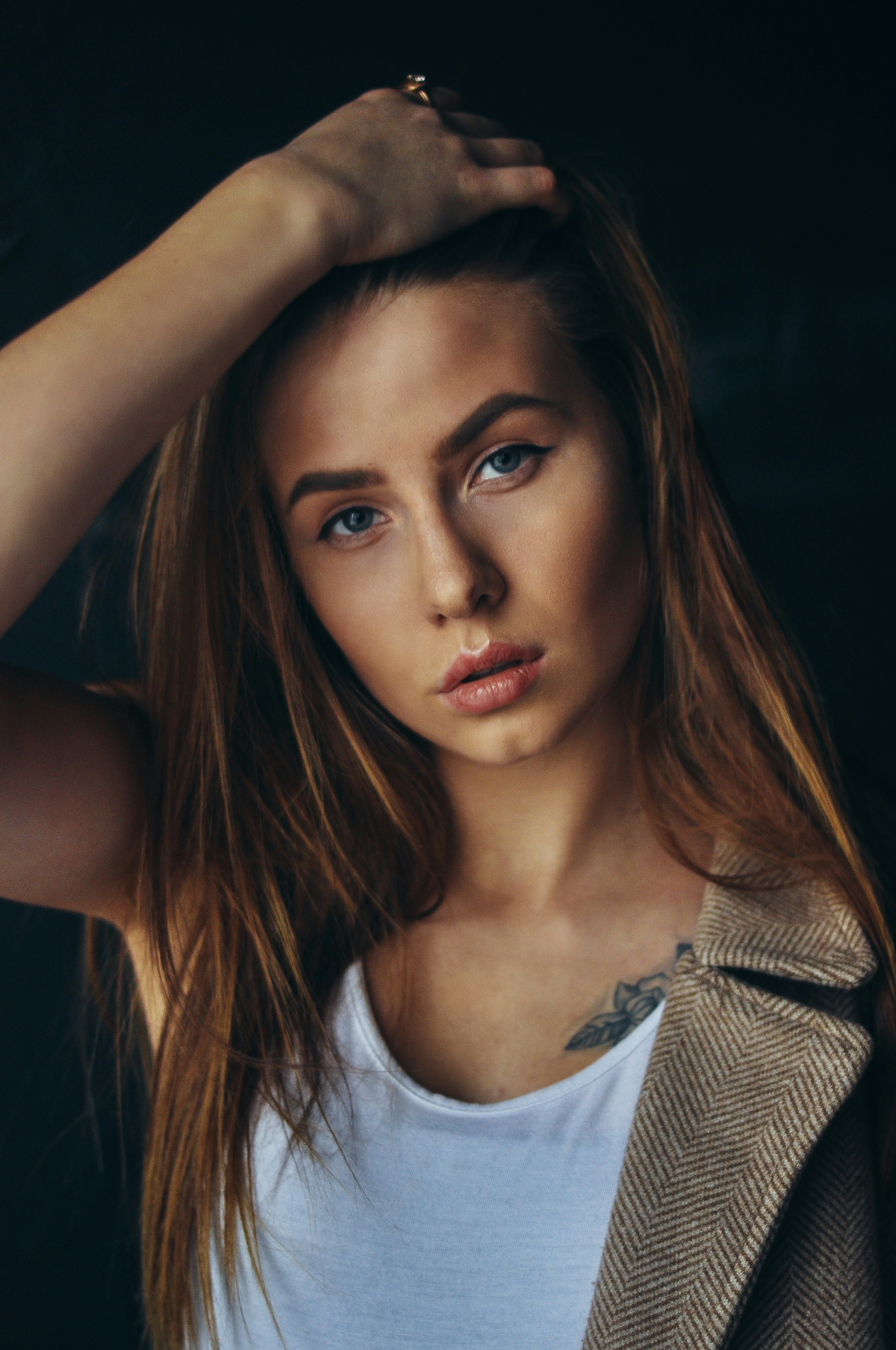 分类导读封面：城市夜行与街头光影