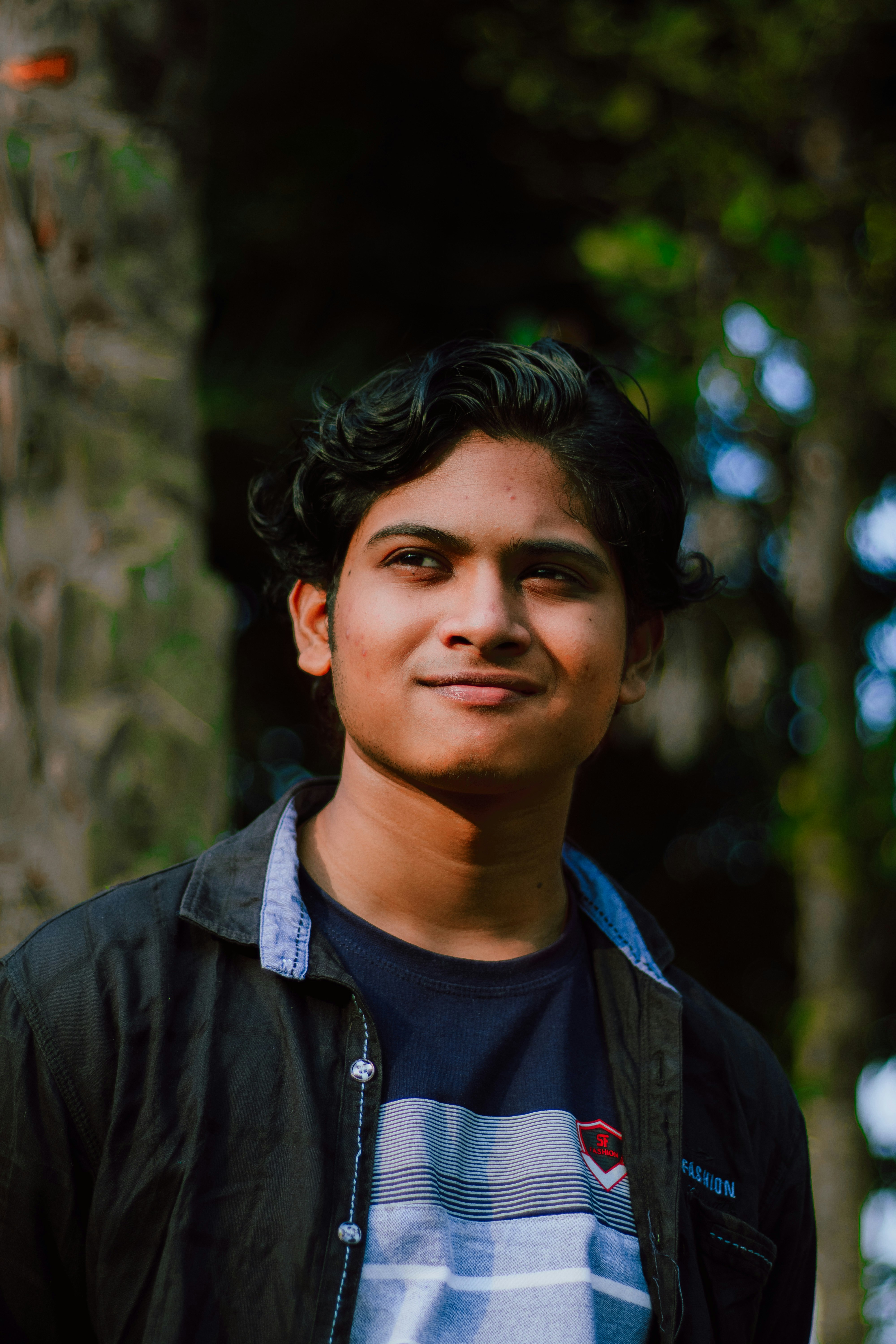 热门Vlog封面：旅行清单与轻装方法