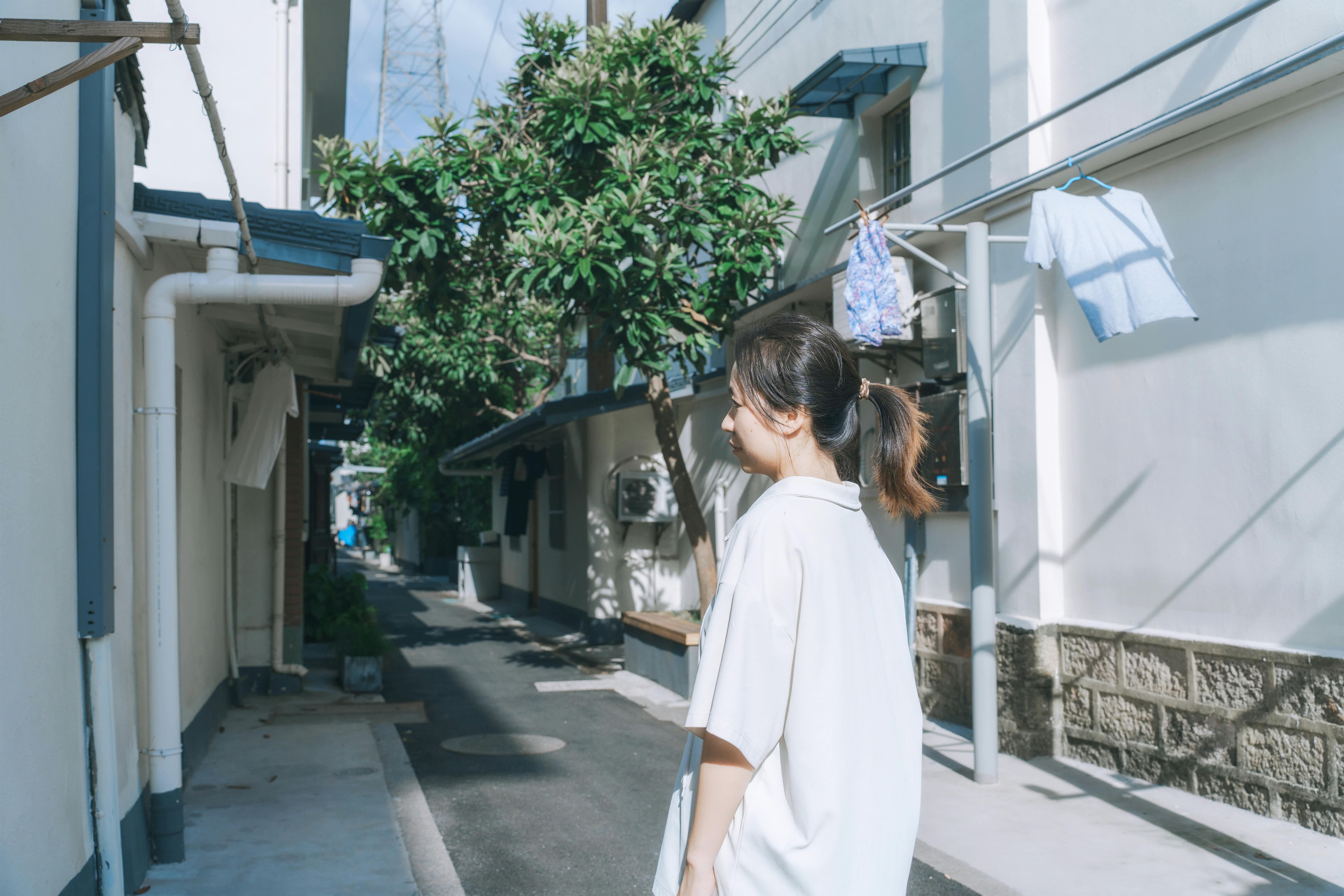 编辑精选影片海报：JUNLIN ZOU